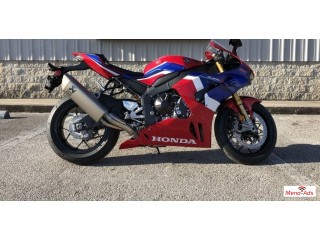 2021 HONDA CBR1000RR-R FIREBLADE SP  WhatsApp +13236413248