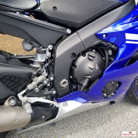 2017-yamaha-yzf-r6-motorcycle-available-big-2