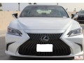 lexus-es-350-white-2019-small-0