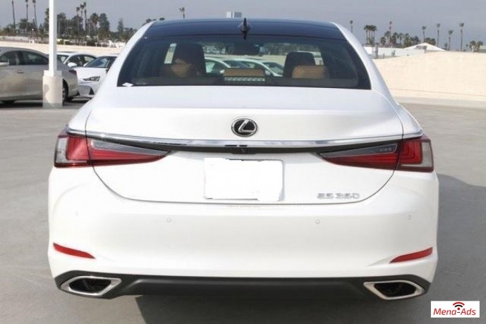 lexus-es-350-white-2019-big-3