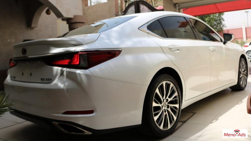 2019-lexus-es-350-big-4