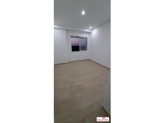 A louer un Appartement S+2 neuf à la Soukra avec place parki